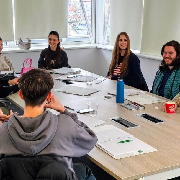 cum comunicam cu adolescentii