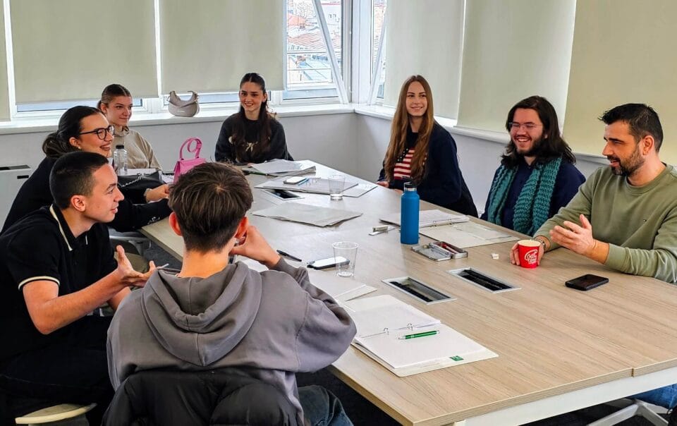 cum comunicam cu adolescentii