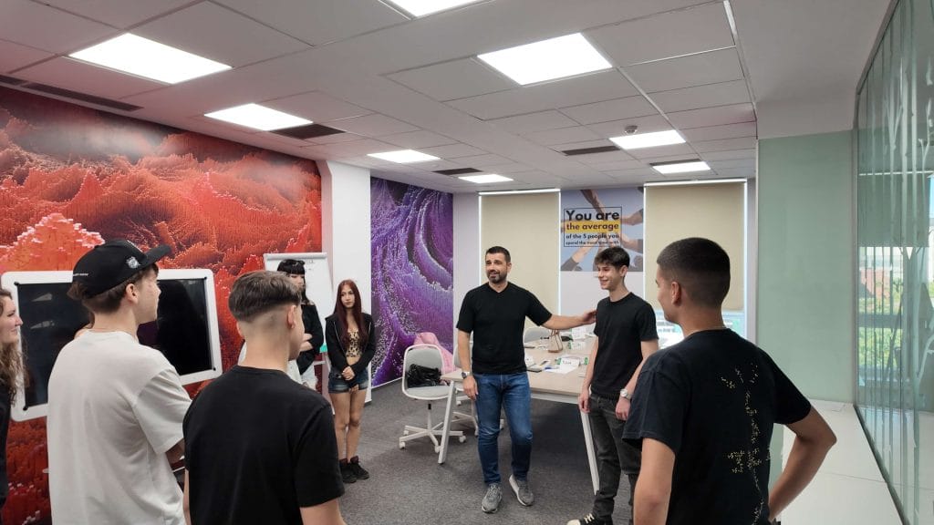 Dezvoltarea gandirii critice la adolescenti in cadrul unui exercitiu de grup
