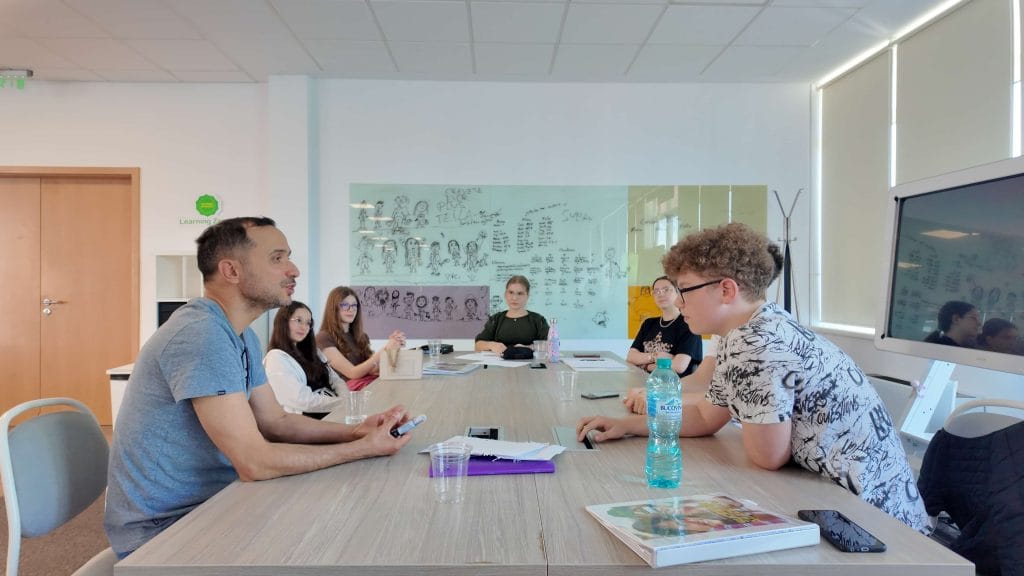 Dezvoltarea gandirii critice la adolescenti in cadrul unui exercitiu de grup